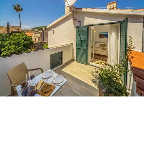 Stari Grad Villa Sleeps 6