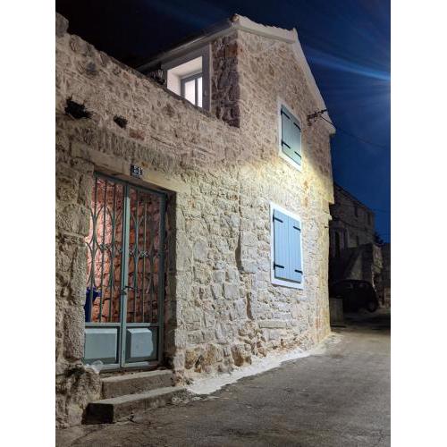Stone house Bella