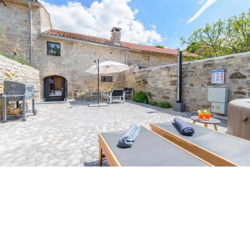 Stone house casa Roveria in Svetvinčenat