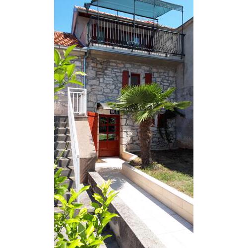 Stone house Porat, 50m from beach
