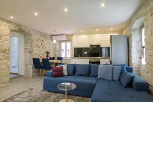 **Stone House ** Trogir Center ** Old Town