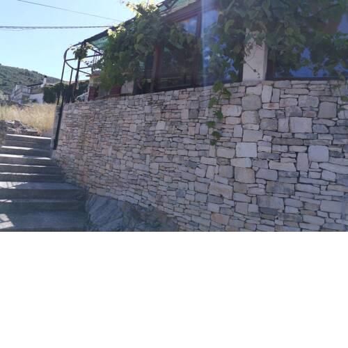Stonehouse Apartment Vis