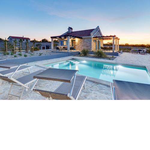 Stonehouse Milan
