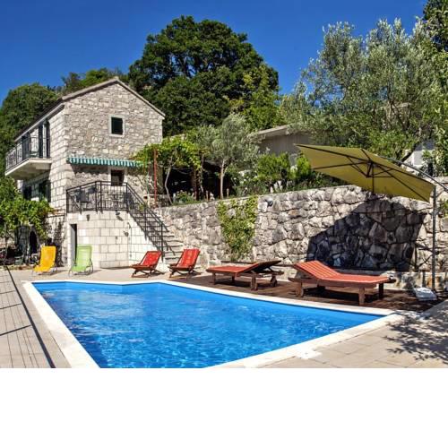 Stonehouse Ramiro