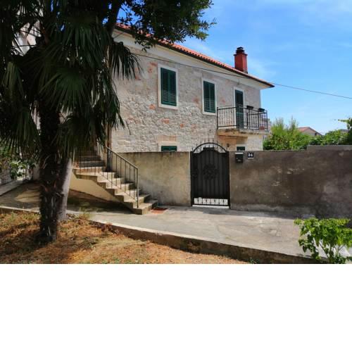 Studio apartman Adris