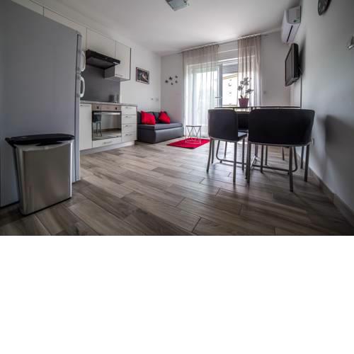 Studio Apartman Nina