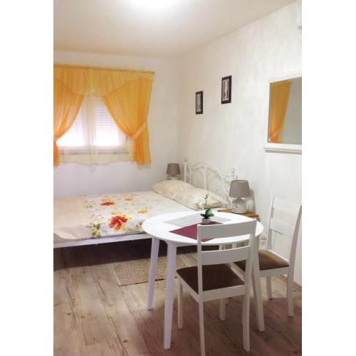 Studio apartman Tia