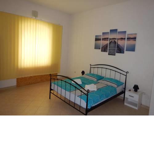 Studio apartment Duje