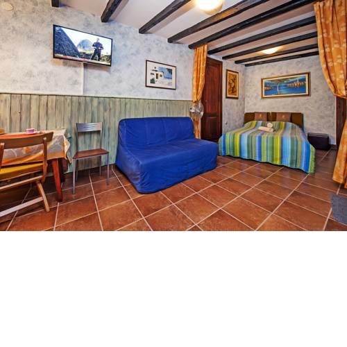 Studio Apartment Grisia