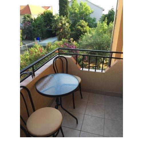 Studio apartment in Biograd na Moru with balcony, air conditioning, WiFi (4948-9)