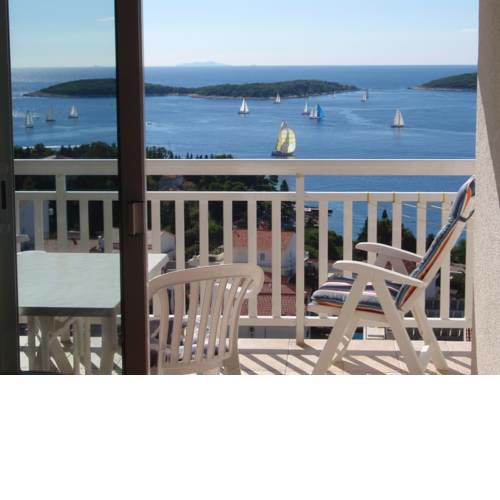 Studio Apartment in Hvar Town with Sea View, Loggia, Air Conditioning, Wi-Fi (3723-6)