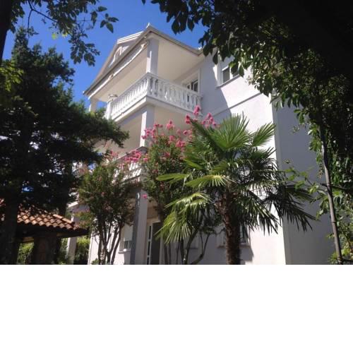 Studio apartment in Icici with Terrace, Air condition, WIFI (4667-4)
