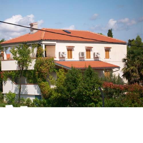 Studio apartment in Nerezine with balcony, air conditioning, WiFi, washing machine (4827-4)
