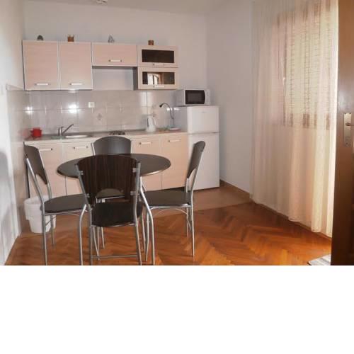 Studio Apartment in Nin with Terrace, Air Conditioning, Wi-Fi (3722-5)