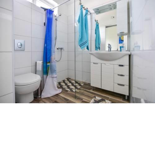 Studio Apartment in Vir with Terrace, Air Conditioning, Wi-Fi, Washing Machine (4781-1)