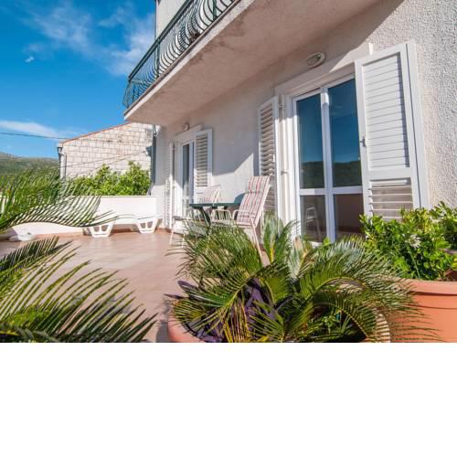 Modern Villa with Terrace in Dubrovnik