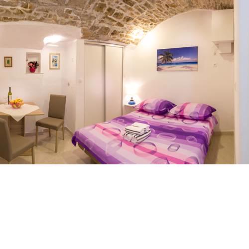 Studio Apartment Volat