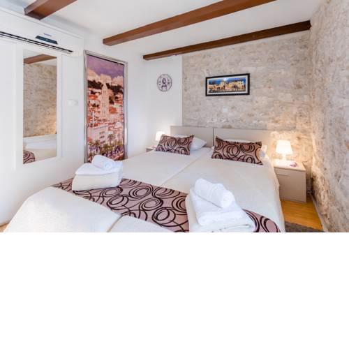 Studio Apartments Sv. Duje