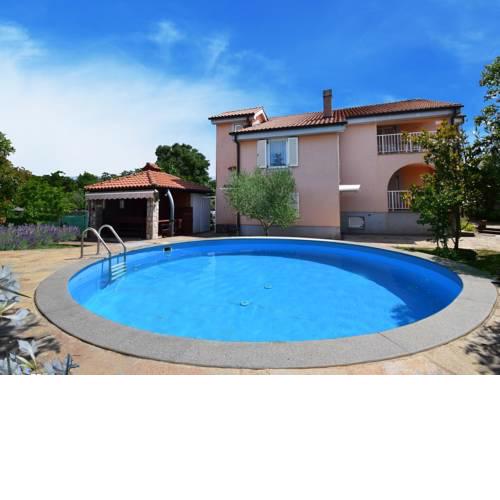 Studio apartments Valentic***