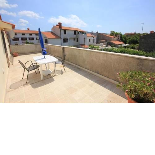 Studio Cres 7984a