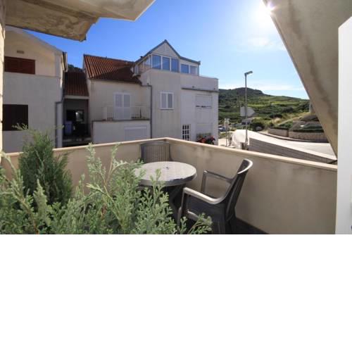 Studio Hvar 8810b