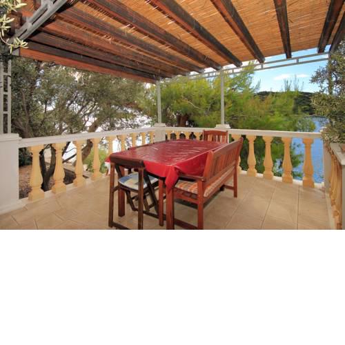 Studio Karbuni 9308a
