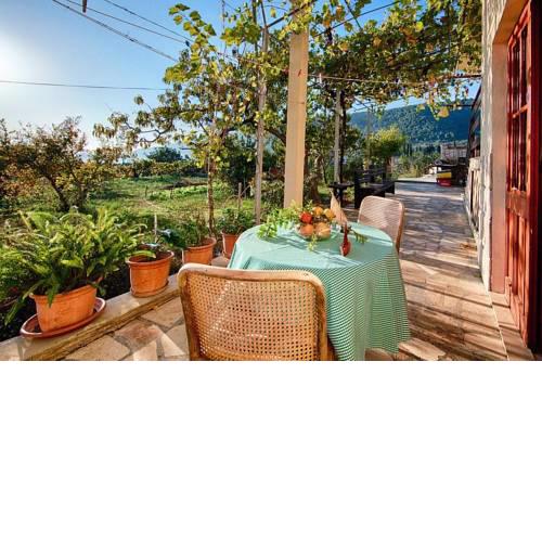 Studio Komiza 8844a