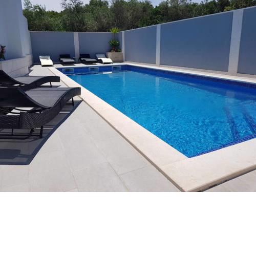 Studio Necujam 5168a