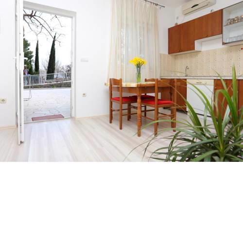 Studio Omis 10351a