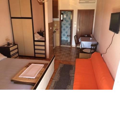Studio Primosten 17640b