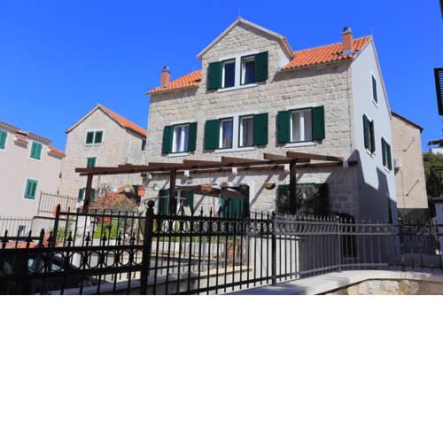 Studio Split 16810b