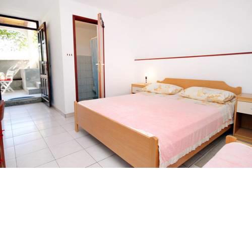 Studio Tkon 698a