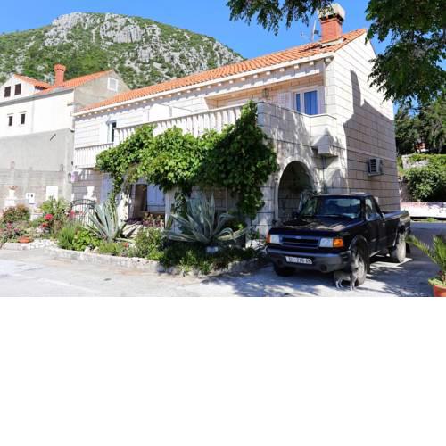 Studio Trstenik 4570d