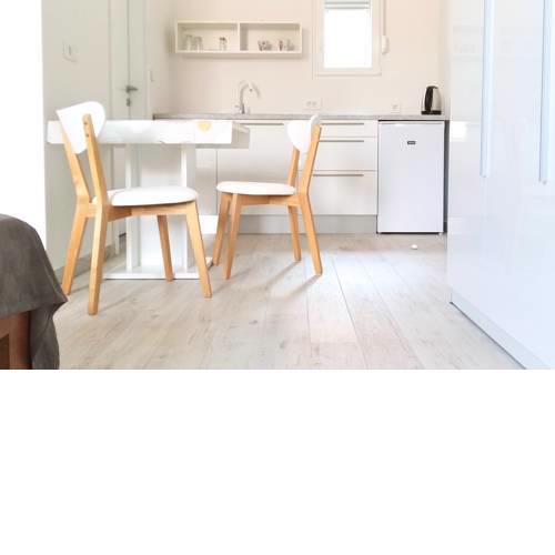Rooms and StudioApts near Main Square and Train Stn - 10 Min Walk