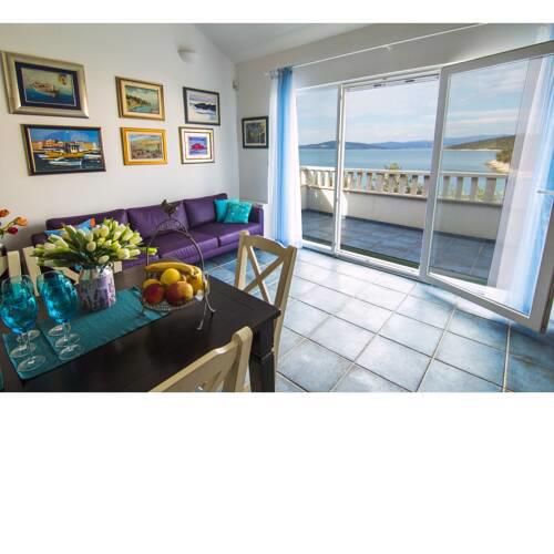 Stunning 7-Bed Villa in Maslinica with pool