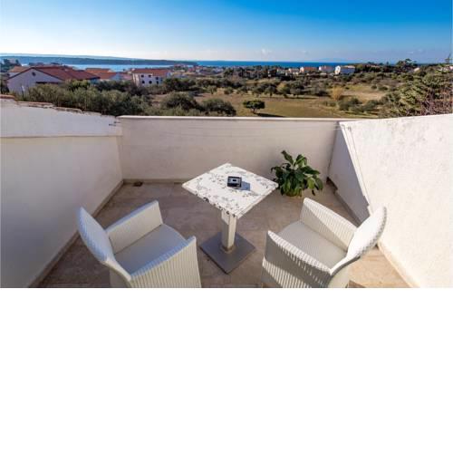 Stunning apartment in Banjol w/ 1 Bedrooms