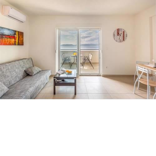 Stunning apartment in Brela w/ 1 Bedrooms