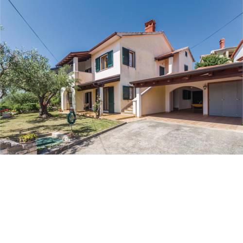 Stunning apartment in Buje w/ WiFi and 2 Bedrooms