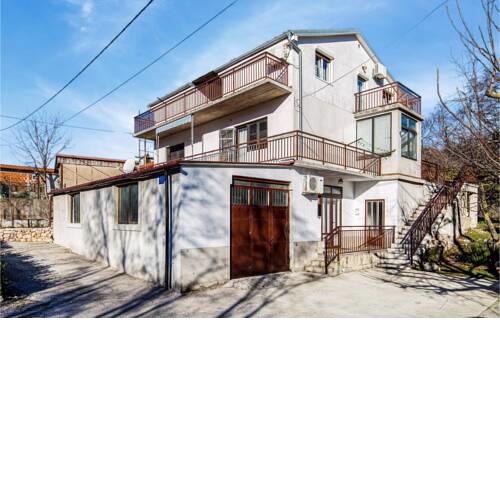 Stunning apartment in Buzdohanj with 1 Bedrooms