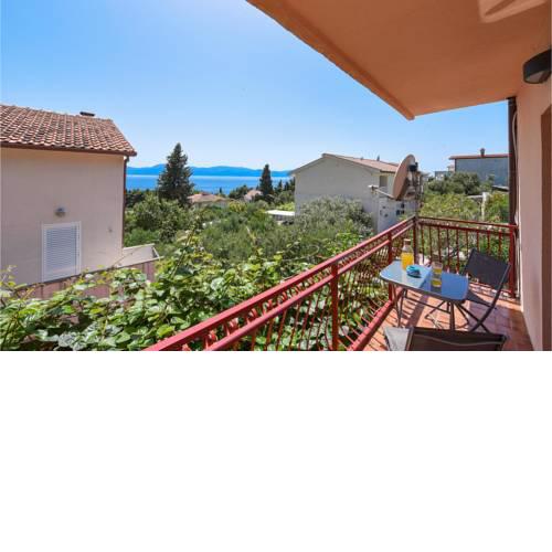 Stunning apartment in Gradac w/ 2 Bedrooms