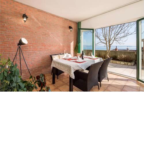 Stunning apartment in Icici w/ WiFi and 2 Bedrooms