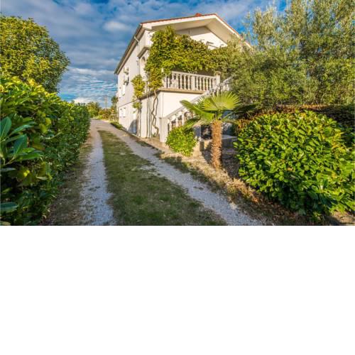 Stunning apartment in Krk w/ 3 Bedrooms