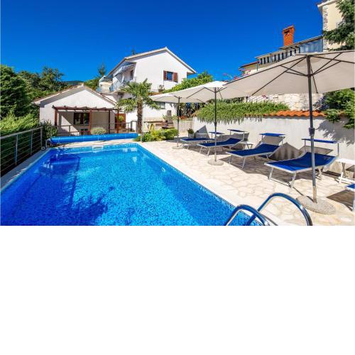 Stunning apartment in Matulji with Outdoor swimming pool and 1 Bedrooms