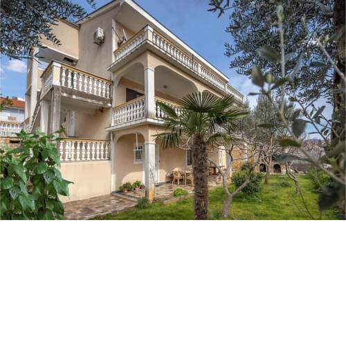 Stunning apartment in Novi Vinodolski w/ WiFi and 4 Bedrooms