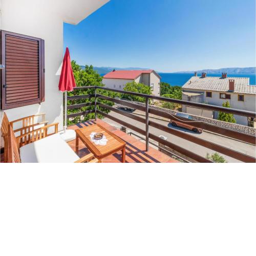 Stunning apartment in Novi Vinodolski with WiFi and 2 Bedrooms