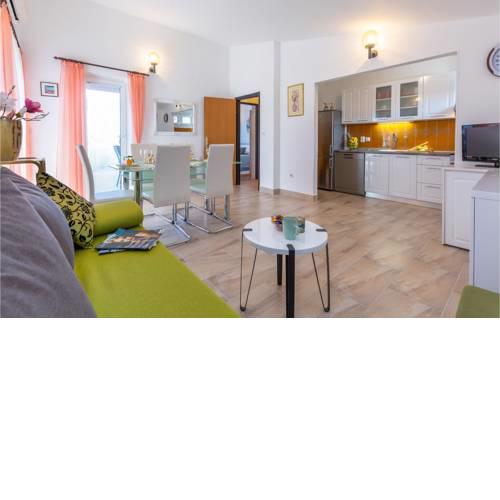 Stunning apartment in Peracko Blato w/ 2 Bedrooms