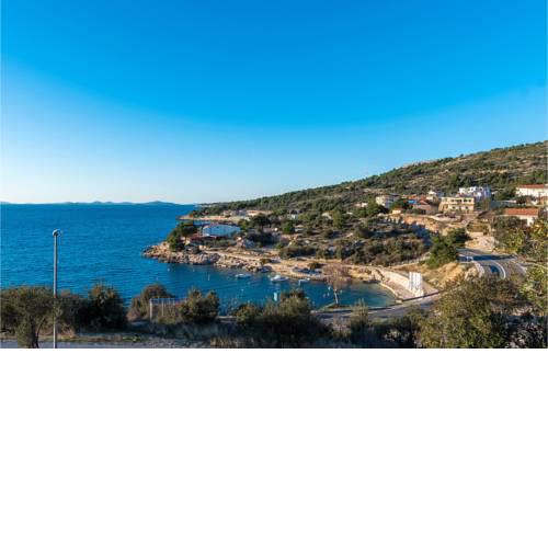 Stunning apartment in Primosten w/ 3 Bedrooms