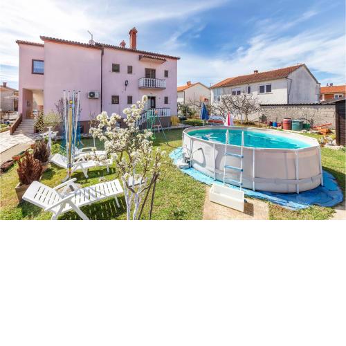 Stunning apartment in Pula with WiFi and 3 Bedrooms