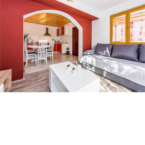 Stunning apartment in Skradin w/ 3 Bedrooms