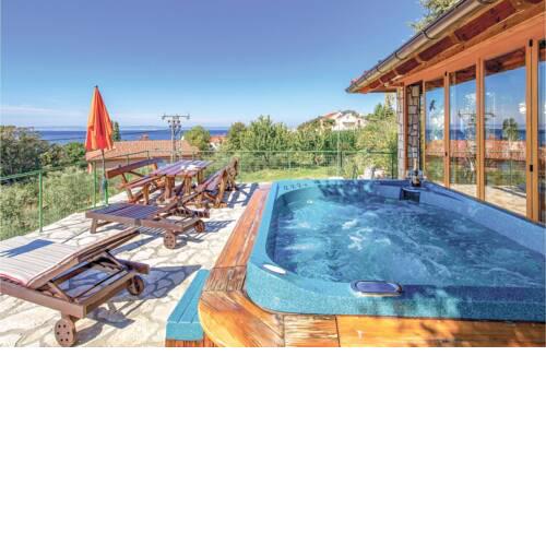 Stunning apartment in Supetarska Draga with Sauna, WiFi and 2 Bedrooms